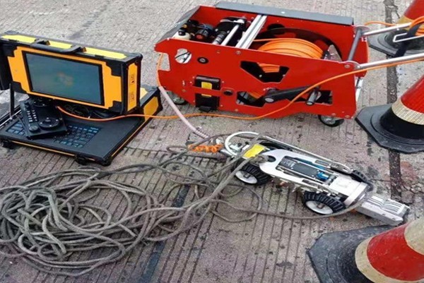 卧龙CCTV管道检测机器人