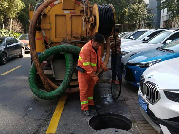 卧龙排污管道清淤